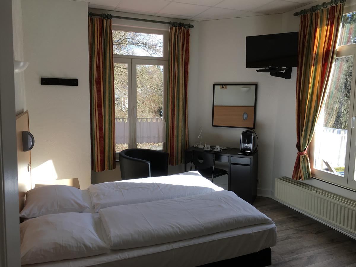 Parkhotel Villa Des Effats Vielsalm Bagian luar foto