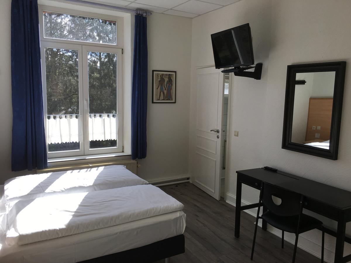 Parkhotel Villa Des Effats Vielsalm Bagian luar foto